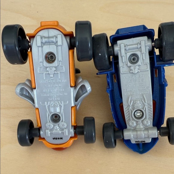 Disney Mickey and Donald Duck Racing Cars - Blue and Orange Kids Made by Mattel - Picture 5 of 5